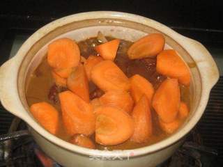 羊肉胡萝卜砂锅煲的做法步骤：6