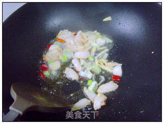 白菜炒木耳 。的做法步骤：6