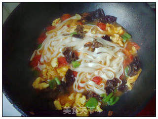 番茄鸡蛋焖面。的做法步骤：12