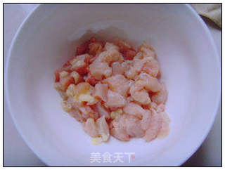 双椒鸡丁 。的做法步骤：1