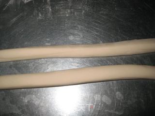 冬季美食--酸辣韭菜水饺的做法步骤：6