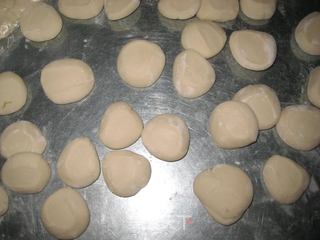 冬季美食--酸辣韭菜水饺的做法步骤：8