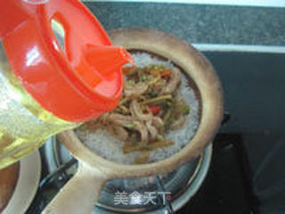 榨菜肉丝煲仔饭的做法步骤:10