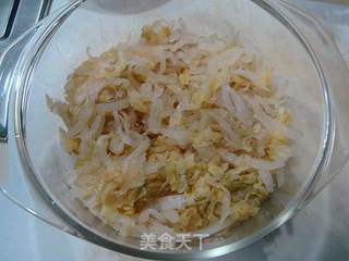 原汁原味儿“酸菜粉条汆白肉”的做法步骤：1