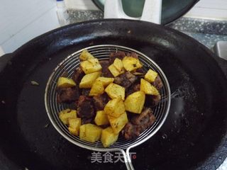 焦熘肉段的做法步骤：9