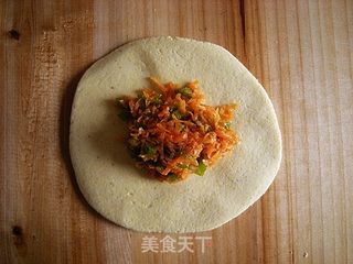 电饭锅胡萝卜辣椒馅饼的做法步骤:11