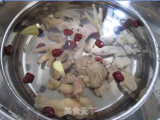 胡萝卜玉米鸡汤的做法步骤:6