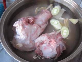 萝卜酥肉煲的做法步骤：1