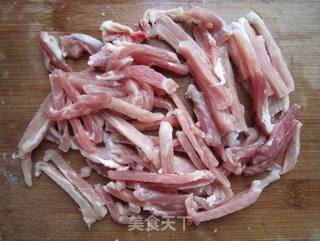 榨菜青椒肉丝的做法步骤：2