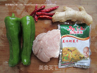 榨菜青椒肉丝的做法步骤：1