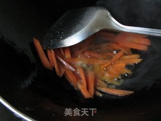 花椰菜根茎泡菜炒肉丝的做法步骤：5