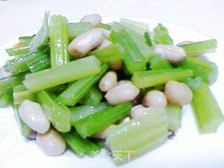 懒人小菜--芹菜拌花生米的做法步骤:3