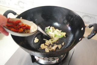 炒出麻辣鲜香,爽脆清甜【手撕包菜】需要掌握的五个要诀的做法步骤:3
