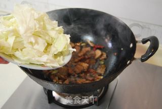 炒出麻辣鲜香,爽脆清甜【手撕包菜】需要掌握的五个要诀的做法步骤:8
