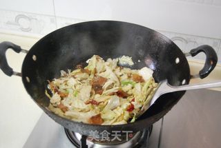 炒出麻辣鲜香,爽脆清甜【手撕包菜】需要掌握的五个要诀的做法步骤:12