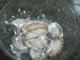 XO酱鲍鱼煲仔饭的做法步骤:4