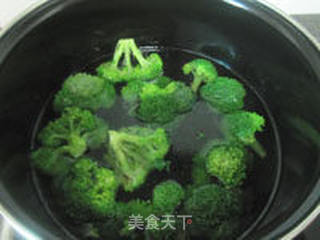 XO酱鲍鱼煲仔饭的做法步骤:15