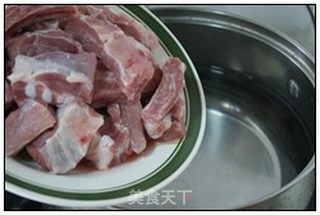 零起点的懒人下饭菜【番茄排骨】--(预备大婚)的做法步骤:2