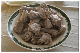 零起点的懒人下饭菜【番茄排骨】--(预备大婚)的做法步骤:4