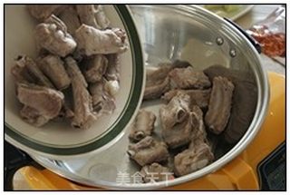 零起点的懒人下饭菜【番茄排骨】--(预备大婚)的做法步骤:6
