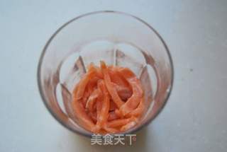 【创意新派菜】 擀面皮三文鱼的做法步骤:4