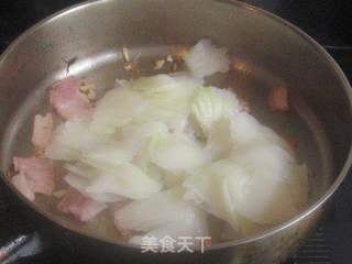 咸肉片炒白菜帮子的做法步骤:6