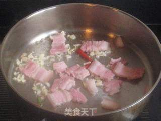 咸肉片炒白菜帮子的做法步骤:5