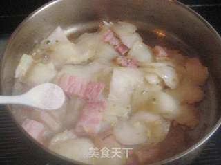 咸肉片炒白菜帮子的做法步骤:8