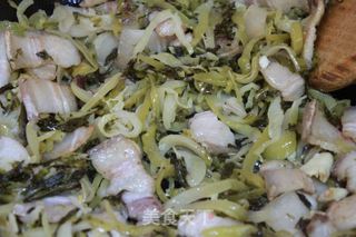 五花肉炒酸菜的做法步骤:6