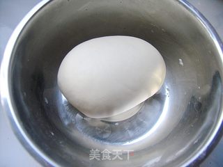 冬至的饺子——萝卜韭菜大肉水饺的做法步骤：1