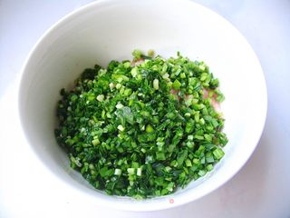 冬至的饺子——萝卜韭菜大肉水饺的做法步骤:2