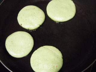 【创意新派菜】菠菜豆沙饼的做法步骤:7