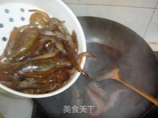 白灼虾的做法步骤：2