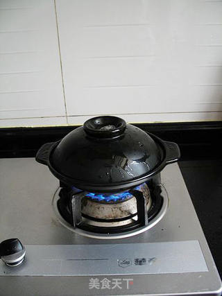 传统美食自己做----广式腊味煲仔饭的做法步骤:7