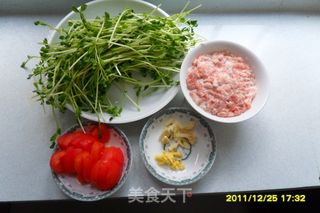 洋豆芽肉圆汤的做法步骤：1