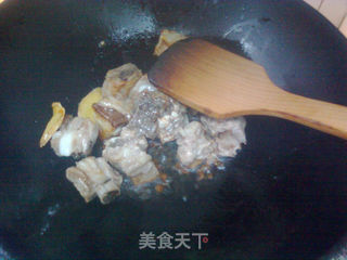 莲藕马蹄红烧排骨的做法步骤:6