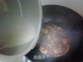 莲藕马蹄红烧排骨的做法步骤:8