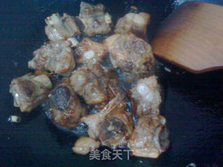 莲藕马蹄红烧排骨的做法步骤:7
