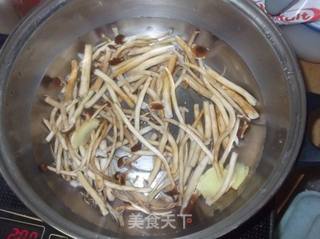 茶树菇肉片汤的做法步骤：4