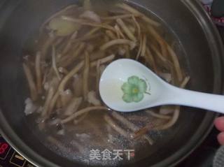 茶树菇肉片汤的做法步骤:6
