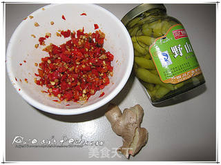 正宗湘菜,没有三碗米饭不过岗—开胃双椒鱼头的做法步骤:3