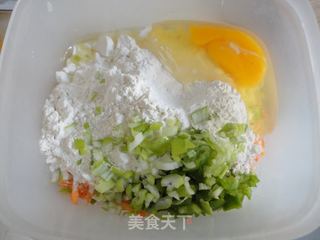 美味的胡萝卜蔬菜饼的做法步骤：4