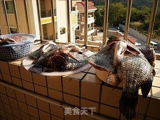 腊鱼、咸鱼、风干鱼——福寿鱼的做法步骤:2