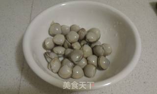 鲜菇蛤蜊汤的做法步骤:2
