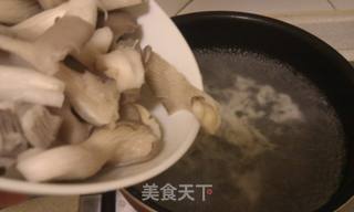 鲜菇蛤蜊汤的做法步骤:8