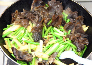 过油肉土豆条的做法步骤：10