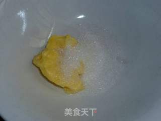 下午茶轻松做：菠萝皮泡芙的做法步骤：1