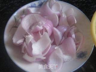 洋葱烧鳝筒的做法步骤：1