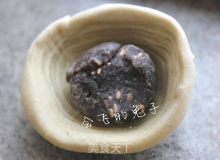 酥到掉渣的小点心---抹茶红豆千层酥的做法步骤:7