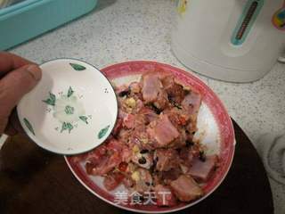 煲仔豉汁排骨饭的做法步骤:3